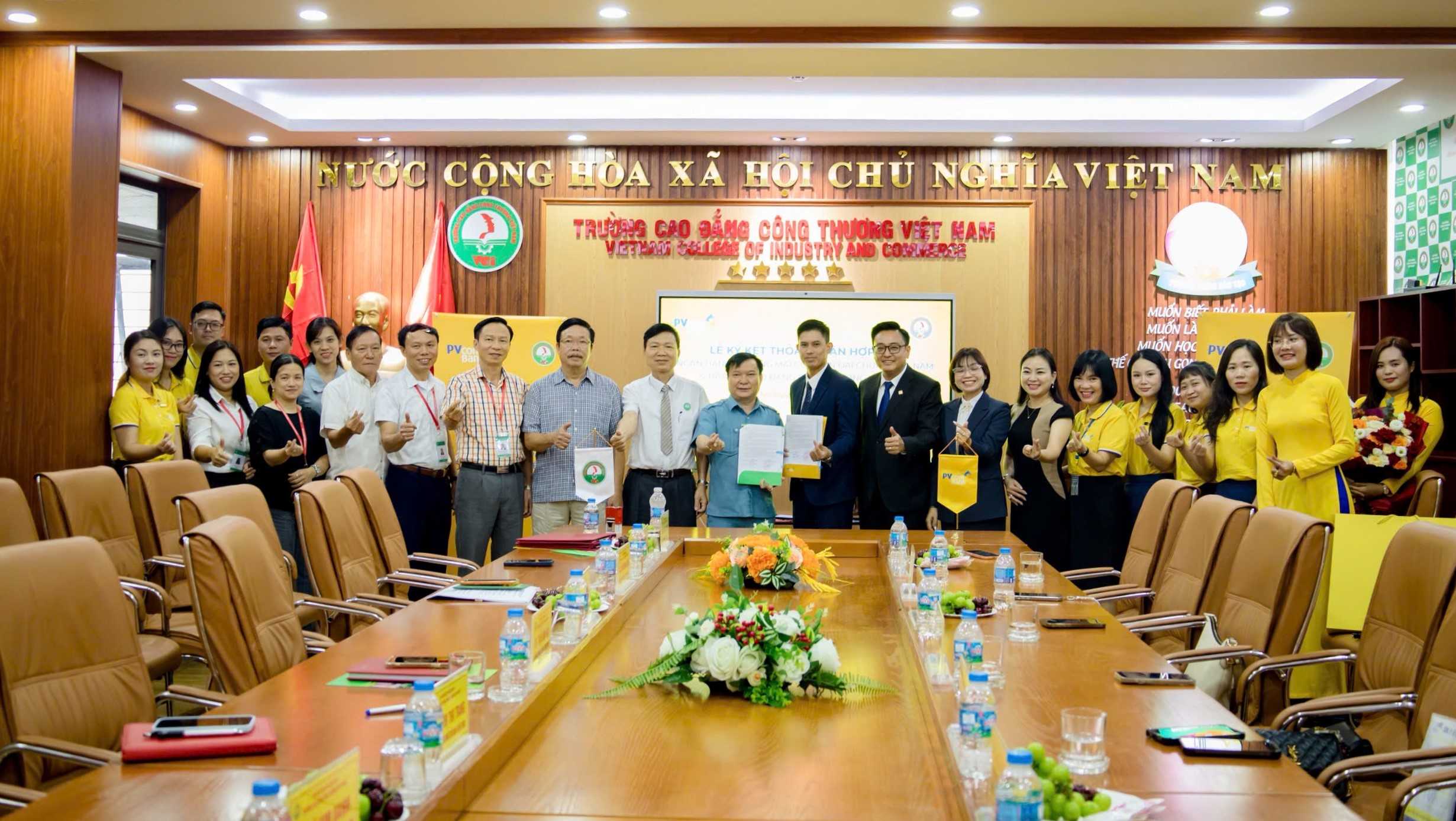 Ảnh minh họa 3: PVcomBank và VCI hợp tác phát huy thế mạnh và nguồn lực của mỗi bên